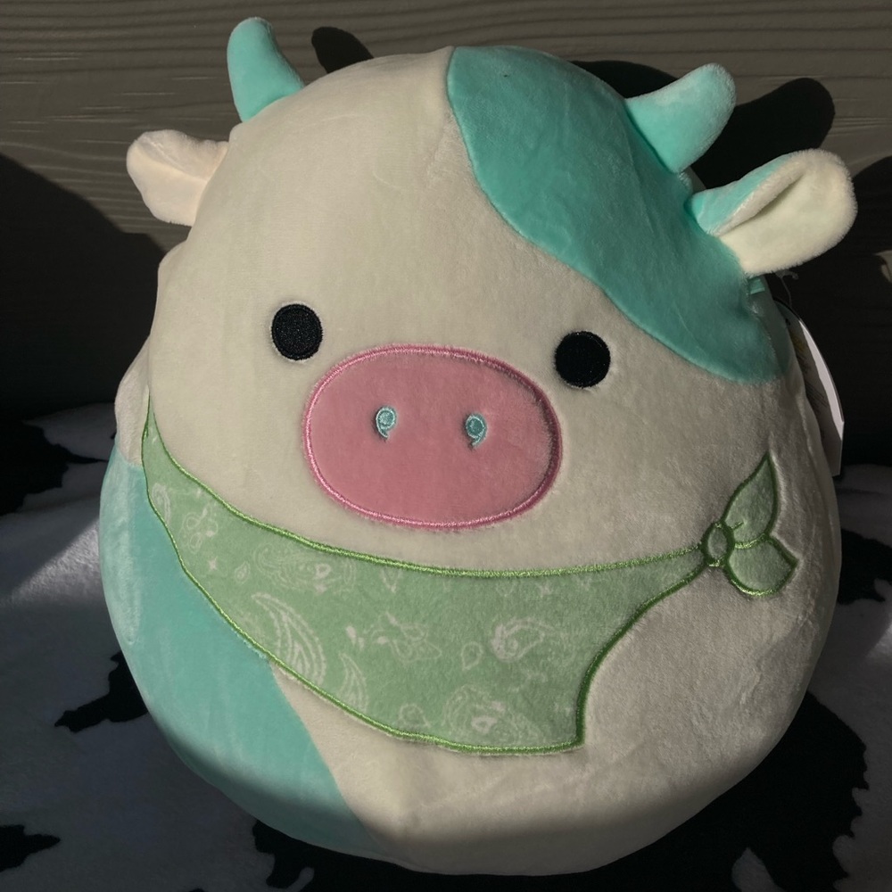 BELANA THE COW 12” SQUISHMALLOW